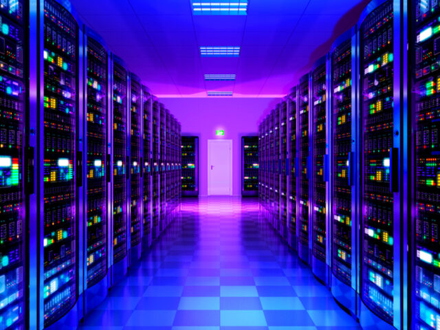 Maximizing Agility and Performance with Hybrid Cloud Solutions